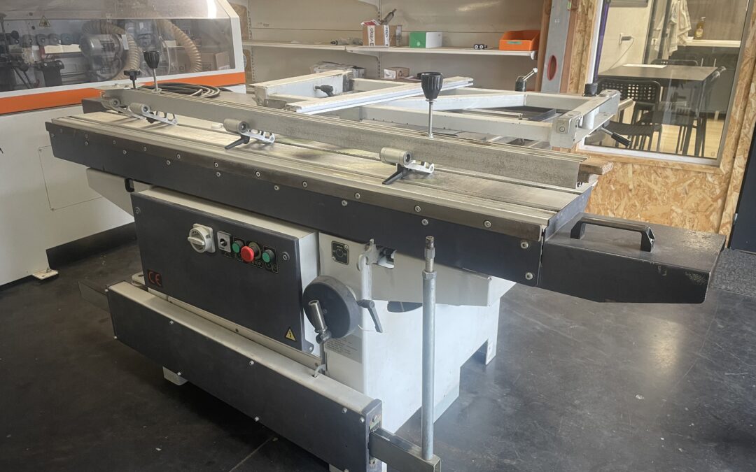 IDEMO85 vend une Scie à format Roband E300 d’occasion